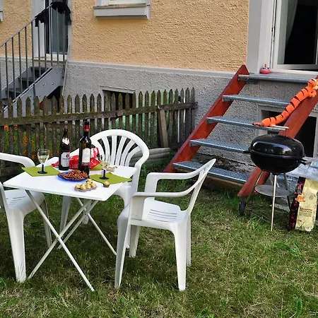 Modern Flat Between Munich & Bavarian Lakes 公寓 *